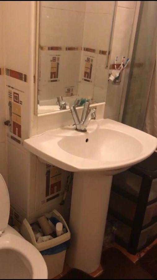 Quarto em Acomodações Particulares Arbnb Comfy Sleep Self Catering Private Bedrooms 60 Pound Per Night Per Person *