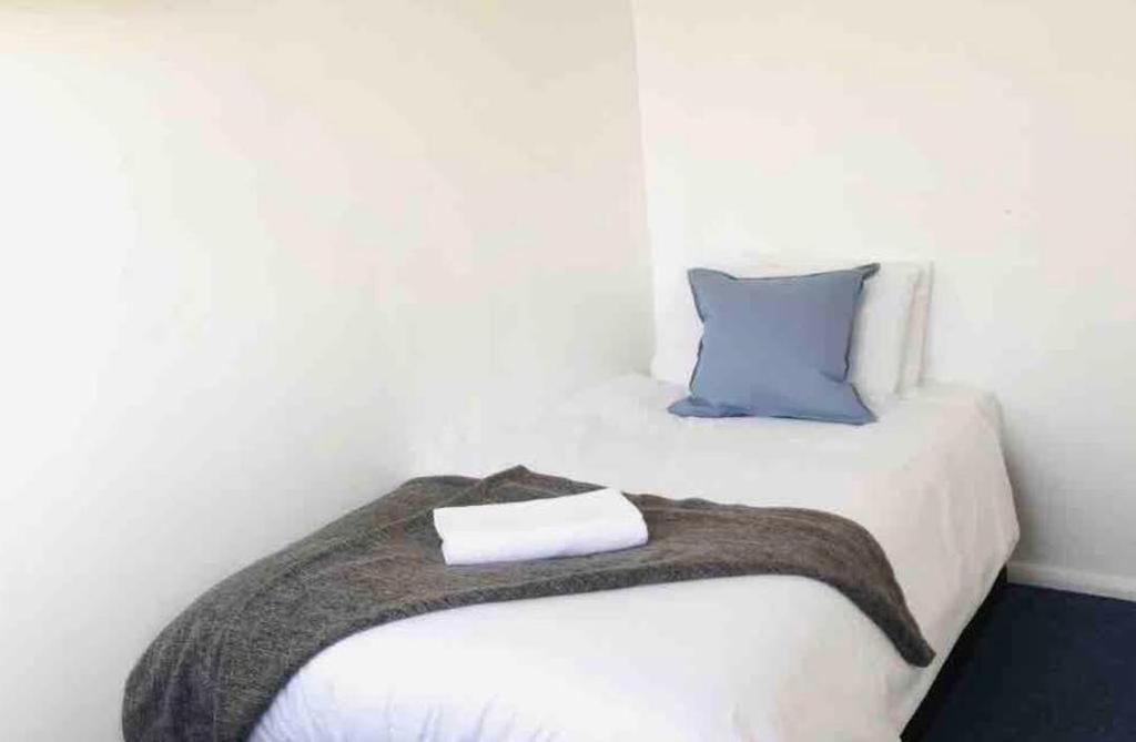 Arbnb Comfy Sleep Self Catering Private Bedrooms 60 Pound Per Night Per Person Quarto em Acomodações Particulares *