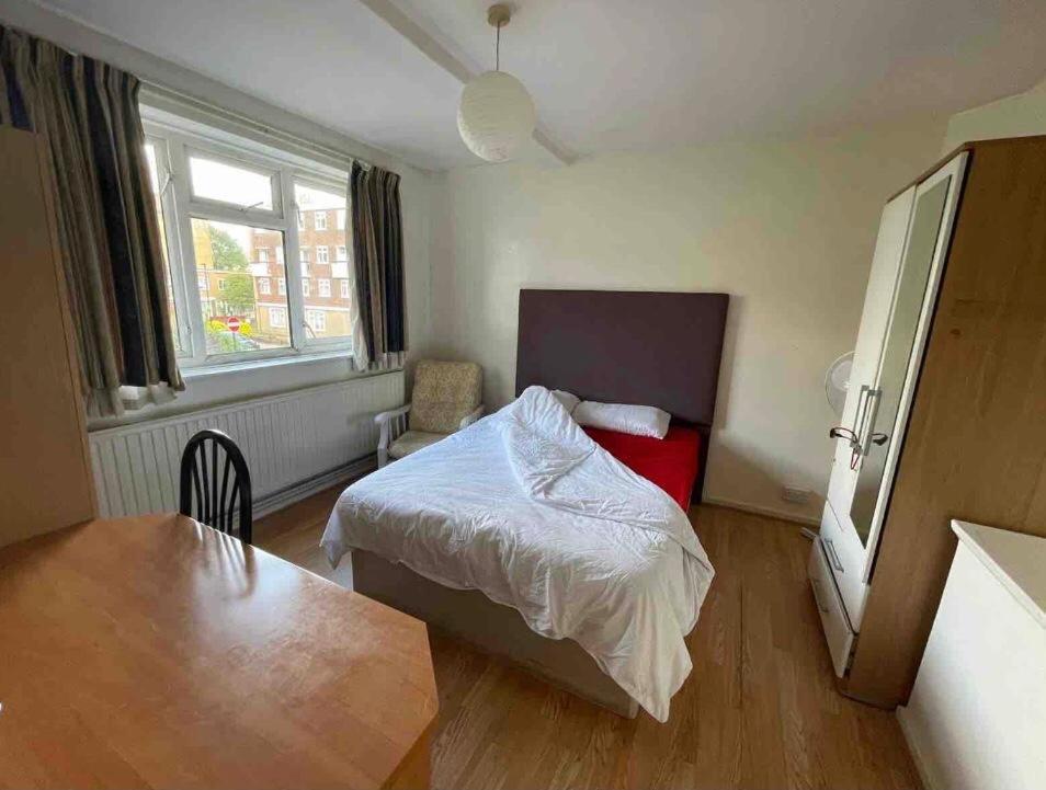 Quarto em Acomodações Particulares Arbnb Comfy Sleep Self Catering Private Bedrooms 60 Pound Per Night Per Person