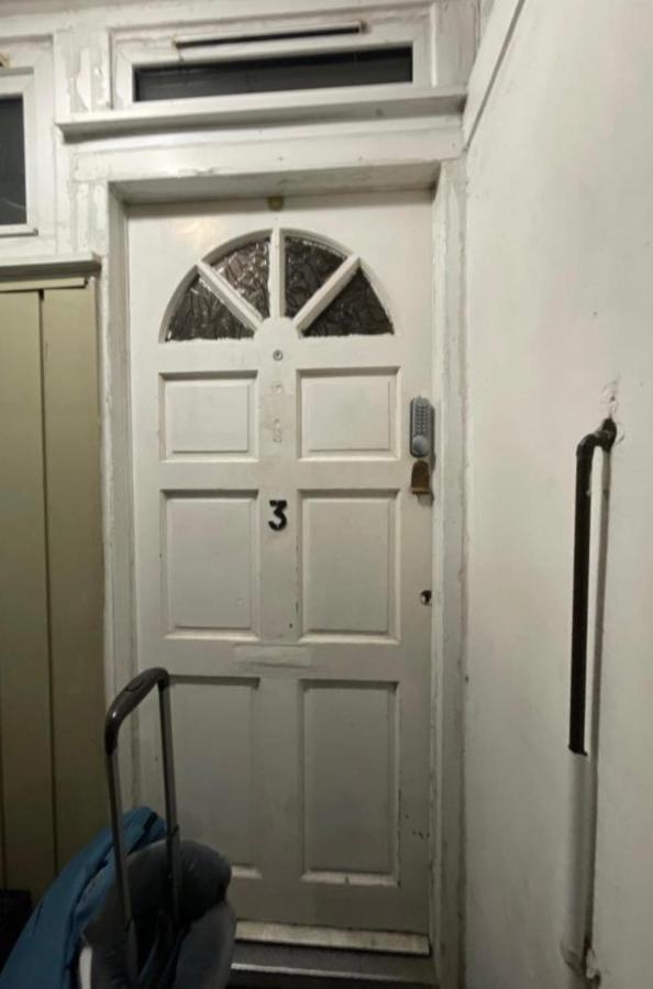 Quarto em Acomodações Particulares Arbnb Comfy Sleep Self Catering Private Bedrooms 60 Pound Per Night Per Person *
